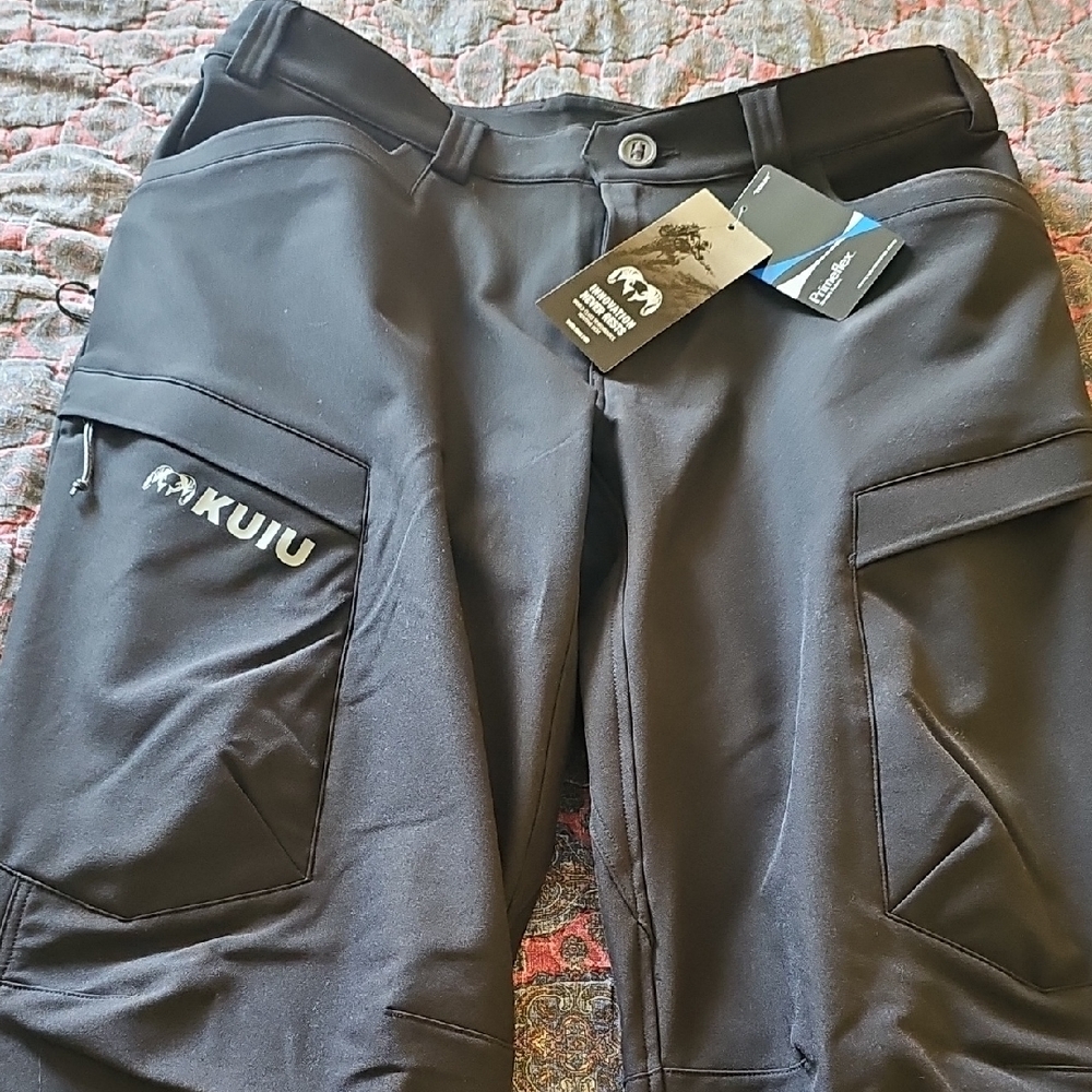 KUIU Men's Black Cargo Pants